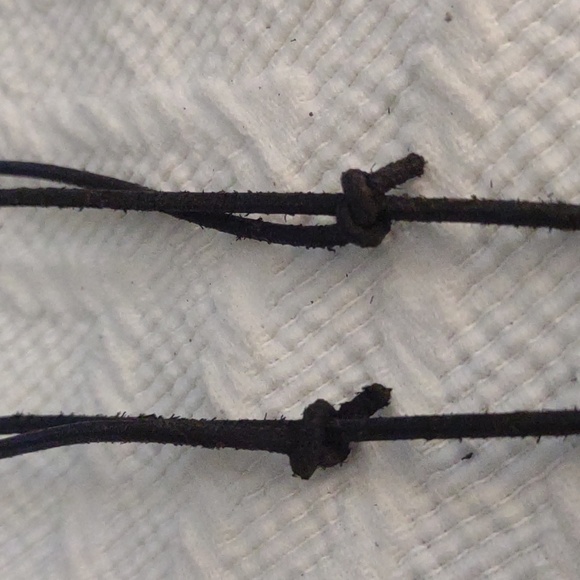 James Avery fleuree sterling cross charm on adjustable brown/black leather cord. - Picture 5 of 8